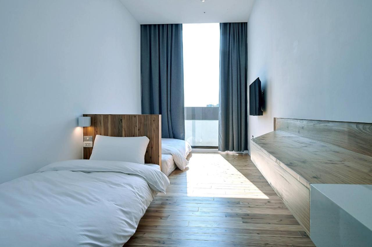 Star Hostel Taichung Parklane Esterno foto