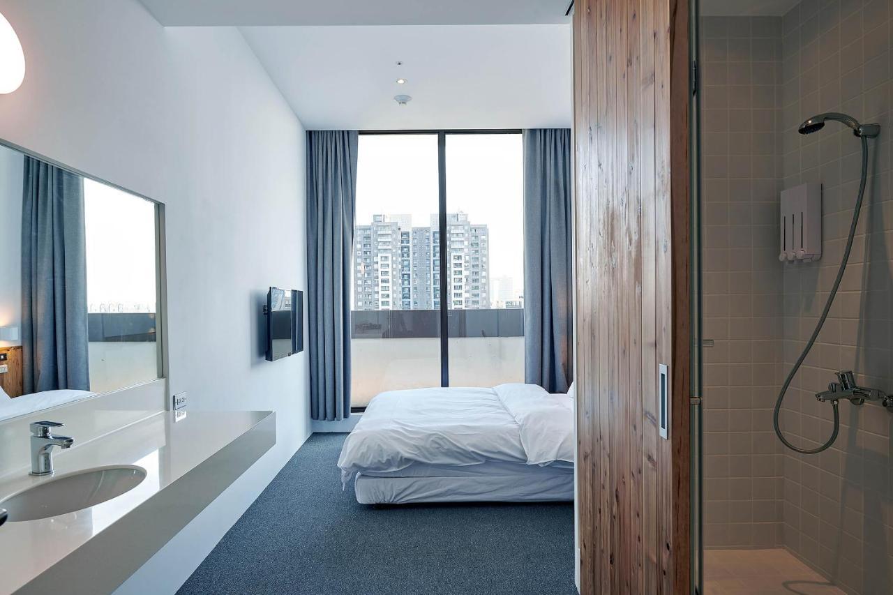 Star Hostel Taichung Parklane Esterno foto